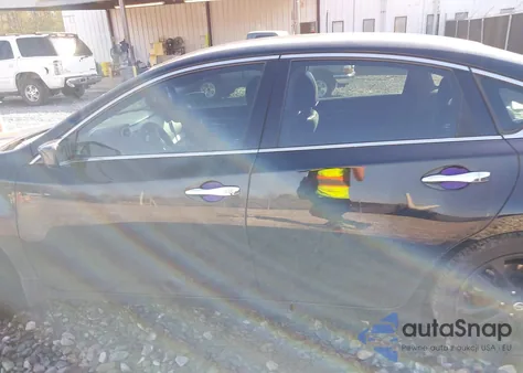 2017 Nissan Altima 2.5 Sr из США, поврежденный, VIN 1N4AL3AP2HC177562